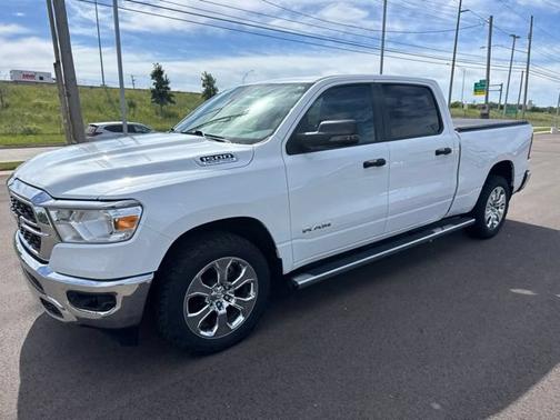 Bright White Clearcoat 2023 RAM 1500 Big Horn Crew Cab 4x4 6'4  Box