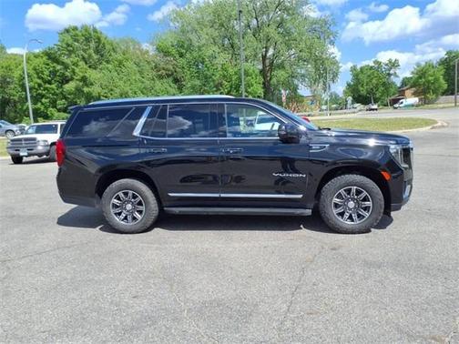 2022 GMC Yukon SLT