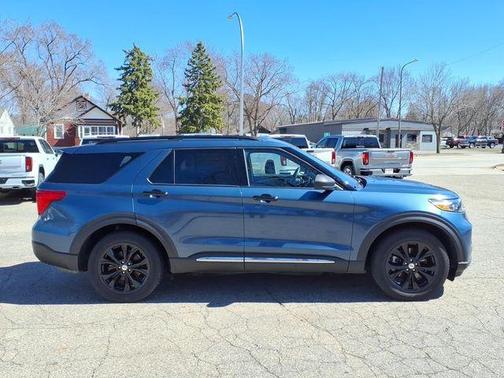 Blue Metallic 2020 Ford Explorer XLT