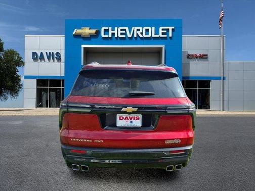 Radiant Red Tintcoat 2026 Chevrolet Traverse High Country
