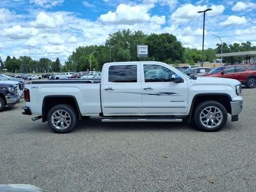 Summit White 2018 GMC Sierra 1500 SLT