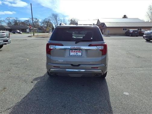 2022 GMC Acadia Denali