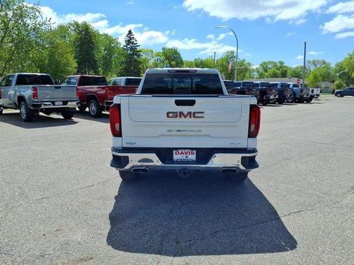 Summit White 2022 GMC Sierra 1500 SLT