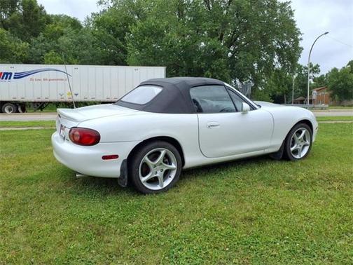 2003 Mazda MX-5 Miata