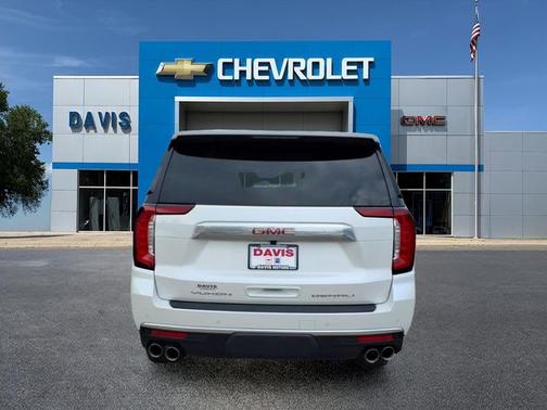 White Frost Tricoat 2023 GMC Yukon XL Denali