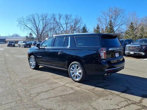 2021 Chevrolet Suburban High Country