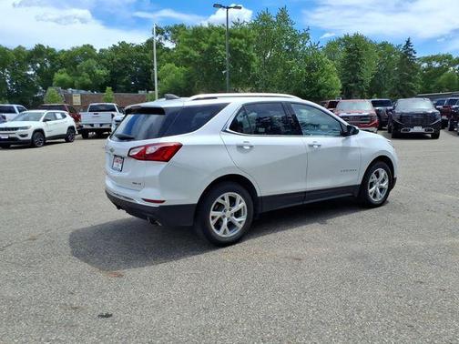 Iridescent Pearl Tricoat 2020 Chevrolet Equinox 2LT