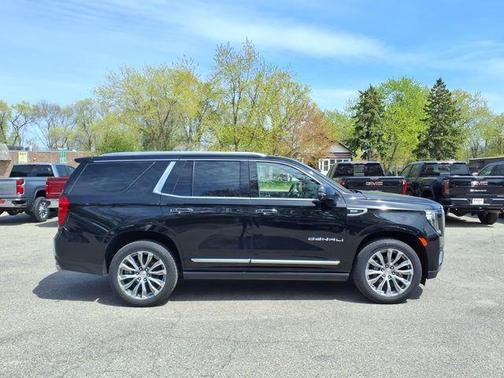 Onyx Black 2022 GMC Yukon Denali