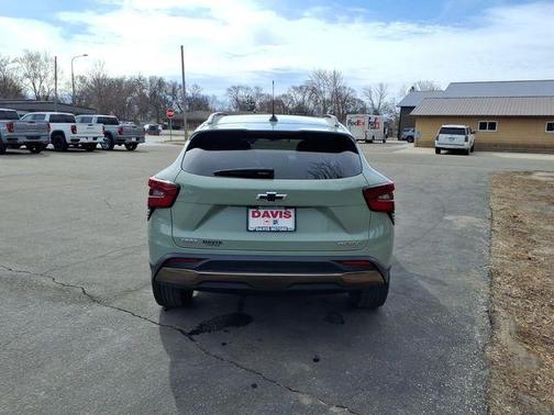 Green 2024 Chevrolet Trax ACTIV