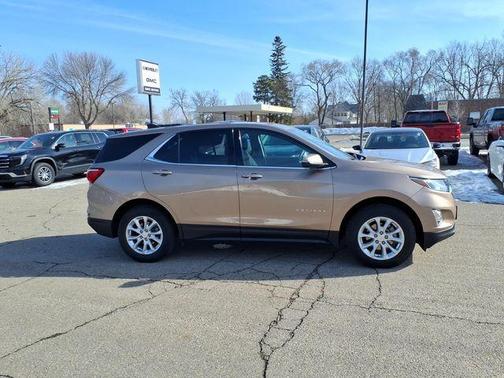 Sandy Ridge Metallic 2018 Chevrolet Equinox 1LT