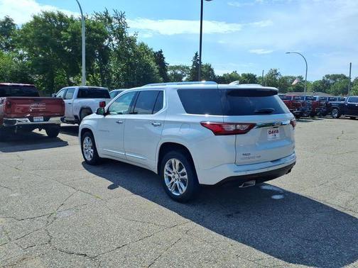 Iridescent Pearl Tricoat 2018 Chevrolet Traverse High Country