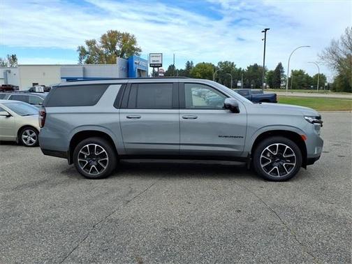 2023 Chevrolet Suburban RST