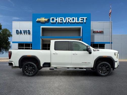 Summit White 2024 GMC Sierra 3500 AT4