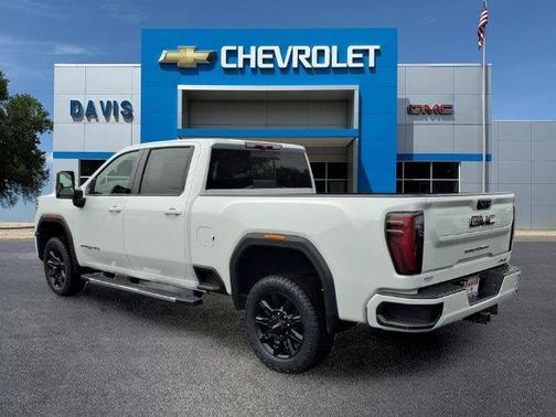 Summit White 2024 GMC Sierra 3500 AT4