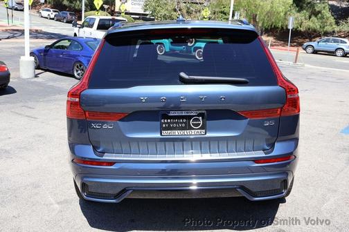 2023 Volvo XC60 B5 FWD Plus Dark