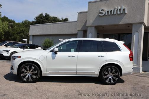 2023 Volvo XC90 Recharge Plug-In Hybrid Plus 6-Seater