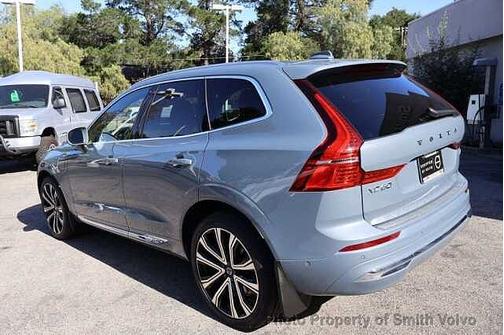2023 Volvo XC60 Recharge Plug-In Hybrid Ultimate Bright