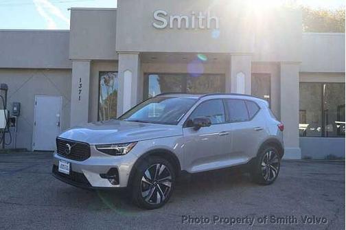 2025 Volvo XC40 Plus
