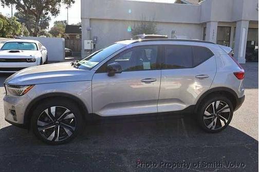 2025 Volvo XC40 Plus