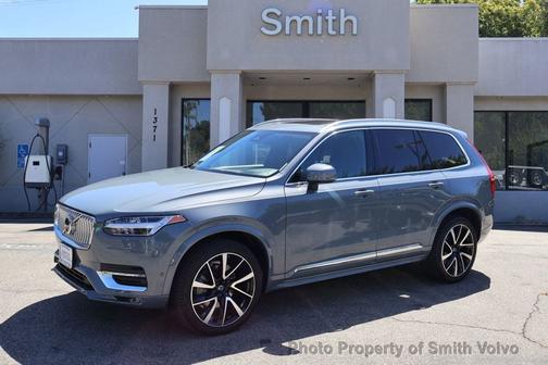 2023 Volvo XC90 B5 AWD Plus