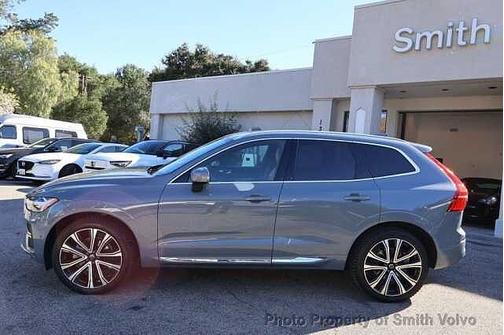 2023 Volvo XC60 B5 FWD Ultimate Bright