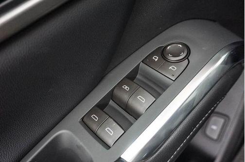 Mosaic Black Metallic 2026 Chevrolet Traverse LT