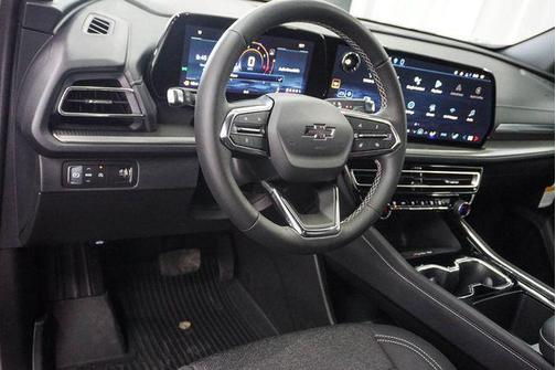Mosaic Black Metallic 2026 Chevrolet Traverse LT