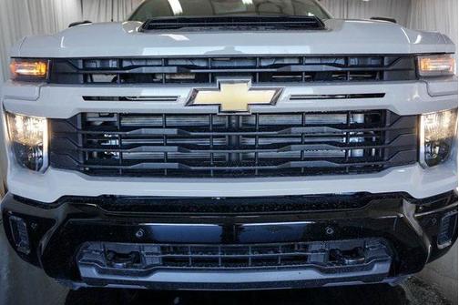 2026 Chevrolet Silverado 2500 Custom