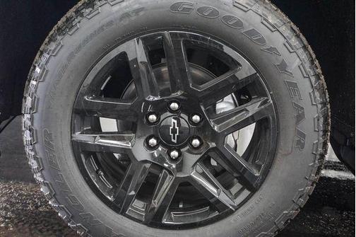 Summit White 2026 Chevrolet Silverado 1500 RST
