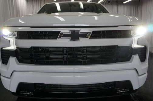Summit White 2026 Chevrolet Silverado 1500 RST