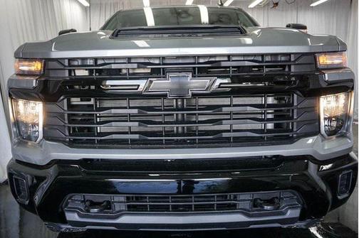 2025 Chevrolet Silverado 2500 Custom