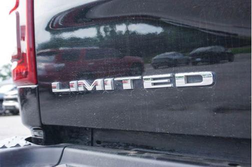 Diamond Black Crystal Pearlcoat 2025 RAM 2500 Limited Crew Cab 4x4 6'4' Box