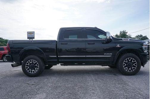 Diamond Black Crystal Pearlcoat 2025 RAM 2500 Limited Crew Cab 4x4 6'4' Box