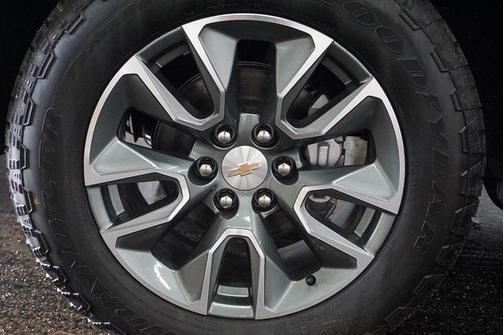 Summit White 2026 Chevrolet Silverado 1500 LT