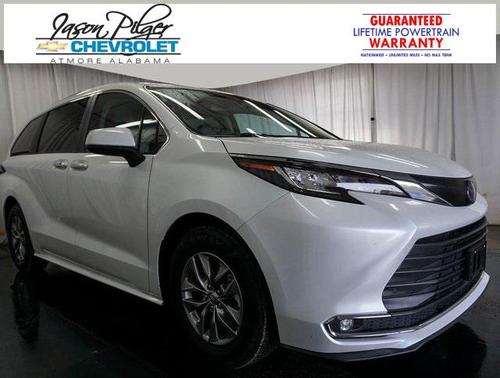 2023 Toyota Sienna XLE