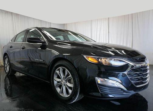 Mosaic Black Metallic 2023 Chevrolet Malibu FWD 1LT