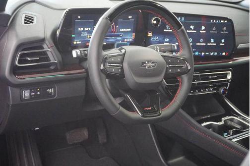 Radiant Red Tintcoat 2026 Chevrolet Traverse RS