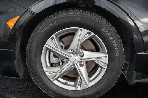 2022 Hyundai SONATA SE