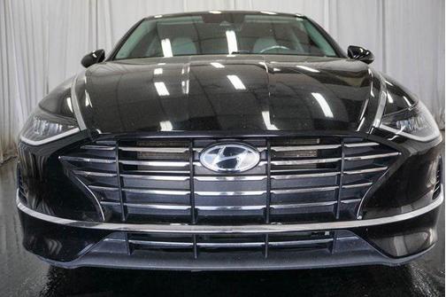 2022 Hyundai SONATA SE