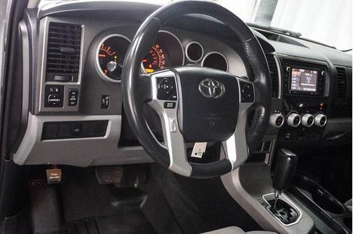 2017 Toyota Sequoia SR5