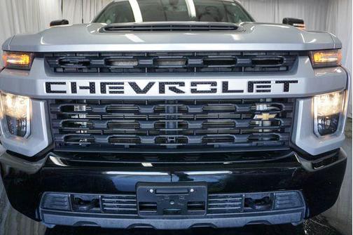 Silver Ice Metallic 2022 Chevrolet Silverado 2500 Custom