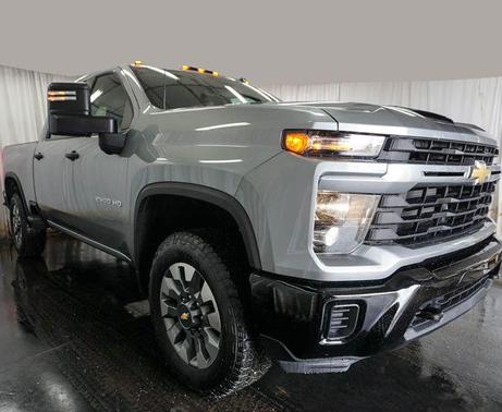 Sterling Gray Metallic 2026 Chevrolet Silverado 2500 Custom