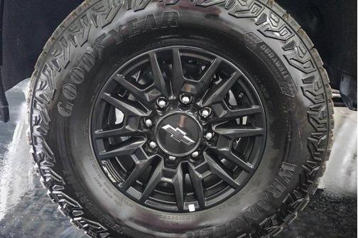 2025 Chevrolet Silverado 2500 4WD Crew Cab Standard Bed ZR2