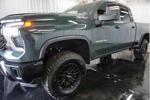 2025 Chevrolet Silverado 2500 4WD Crew Cab Standard Bed ZR2