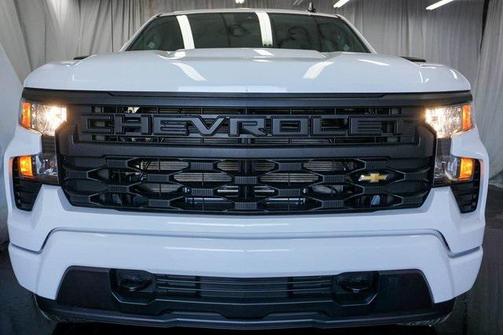 2025 Chevrolet Silverado 1500 Custom