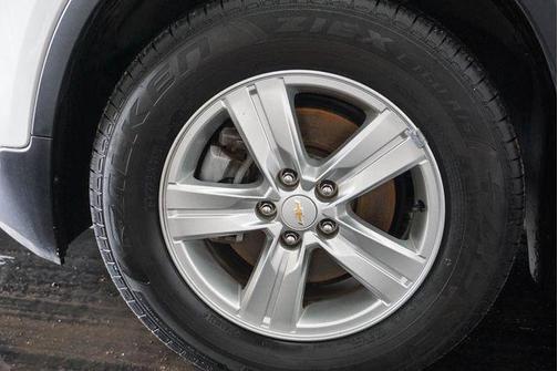 Summit White 2022 Chevrolet Trax LT