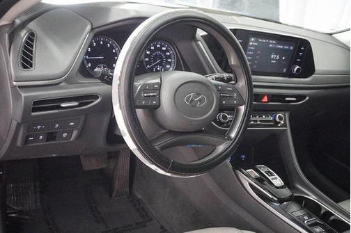 Phantom Black 2022 Hyundai SONATA SE