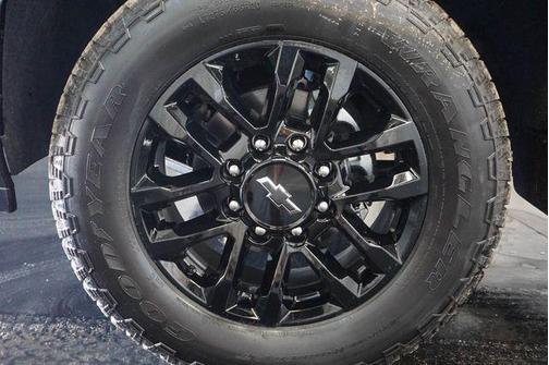 Summit White 2026 Chevrolet Silverado 2500 LTZ