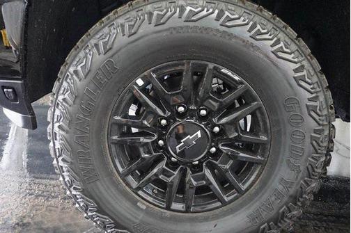 2025 Chevrolet Silverado 2500 4WD Crew Cab Standard Bed ZR2