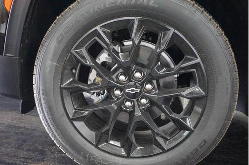 Mosaic Black Metallic 2026 Chevrolet Traverse LT